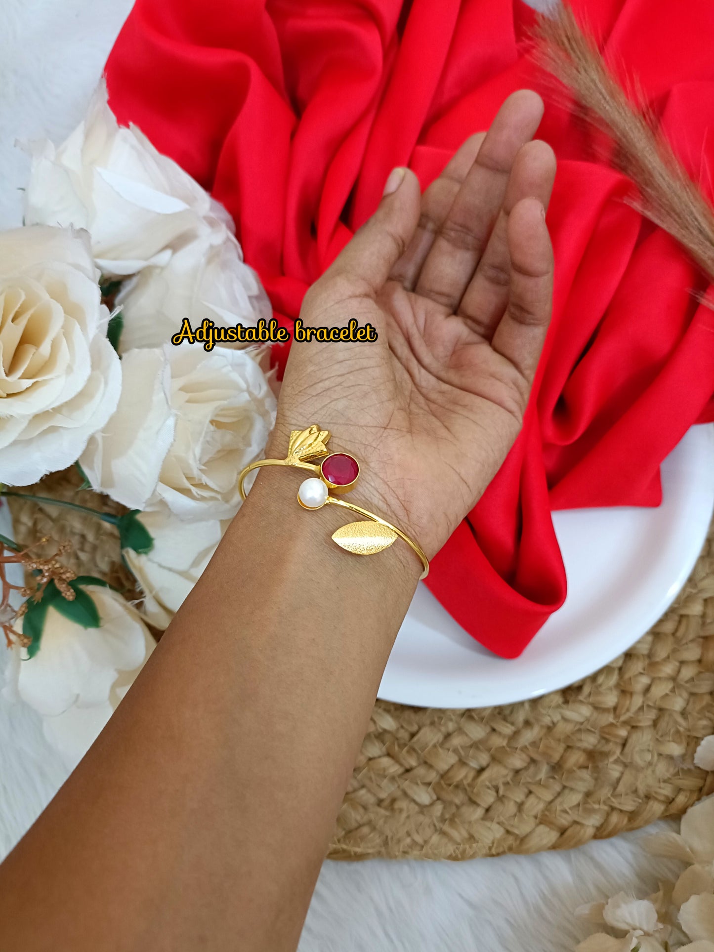 Adjustable bracelet
